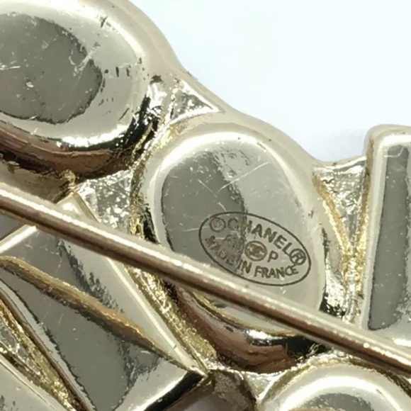 Authenic Chanel Brooch💛💛💛 - Picture 4 of 8